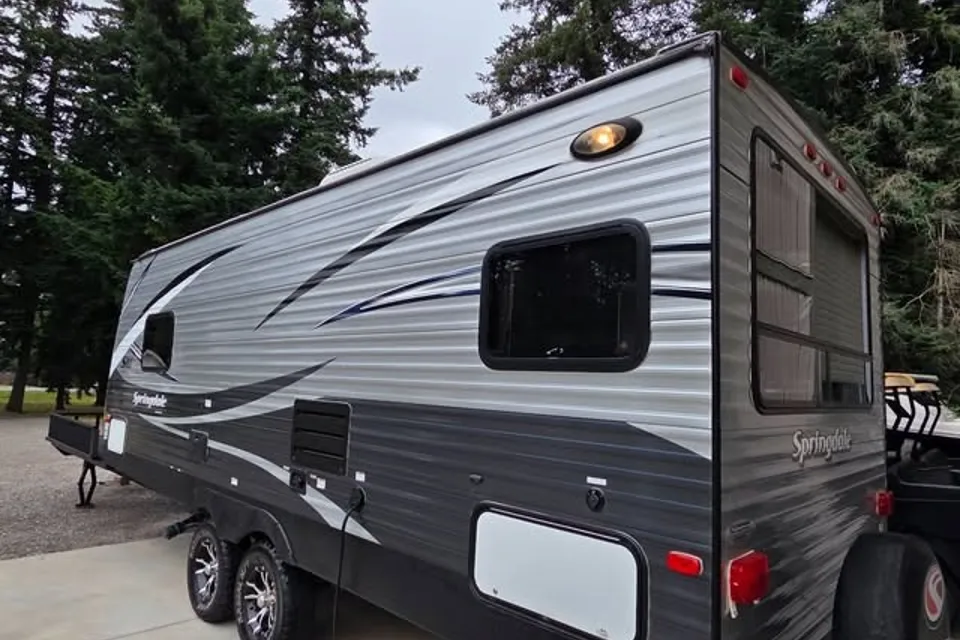 Mako's Springdale SRT211 Toy Hauler