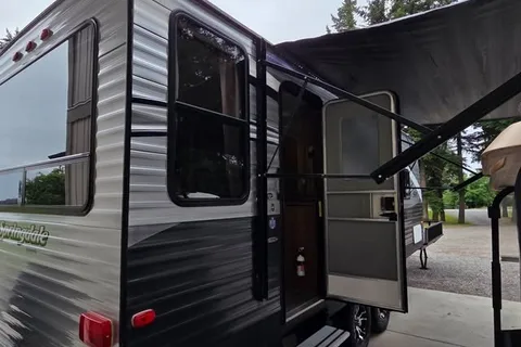 Mako's Springdale SRT211 Toy Hauler