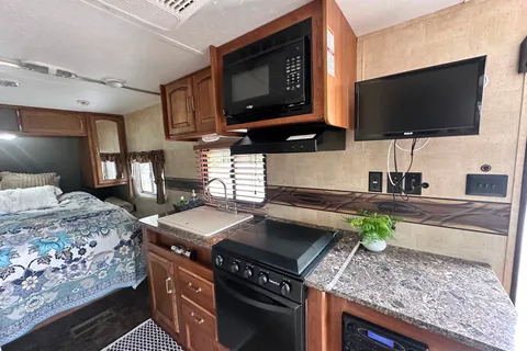 Mako's Springdale SRT211 Toy Hauler