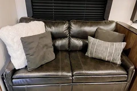 Cozy Coast Getaway: 2021 Tracer 27BHS