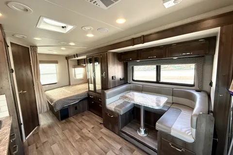 Mercedes Jayco Melbourne 24L
