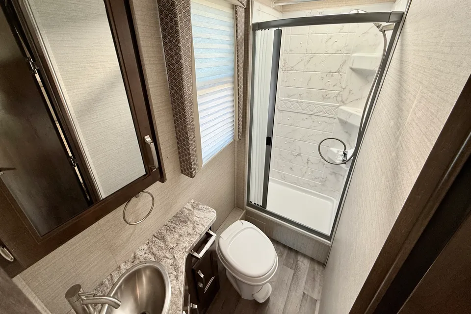 Mercedes Jayco Melbourne 24L