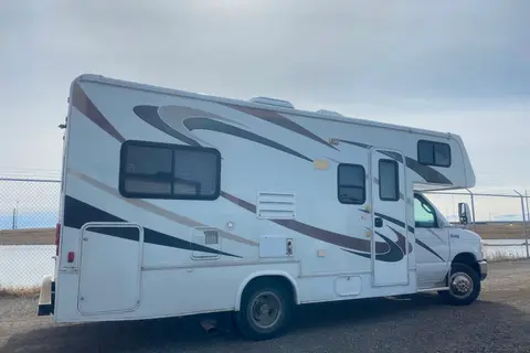 Fleet #C4 Mid-size Class C – Great Value for Larger Families (Sleeps 4 Adults, 2 Children)