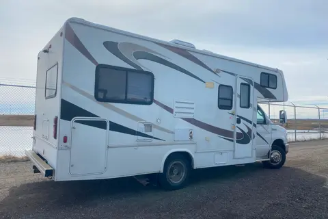 Fleet #C4 Mid-size Class C – Great Value for Larger Families (Sleeps 4 Adults, 2 Children)