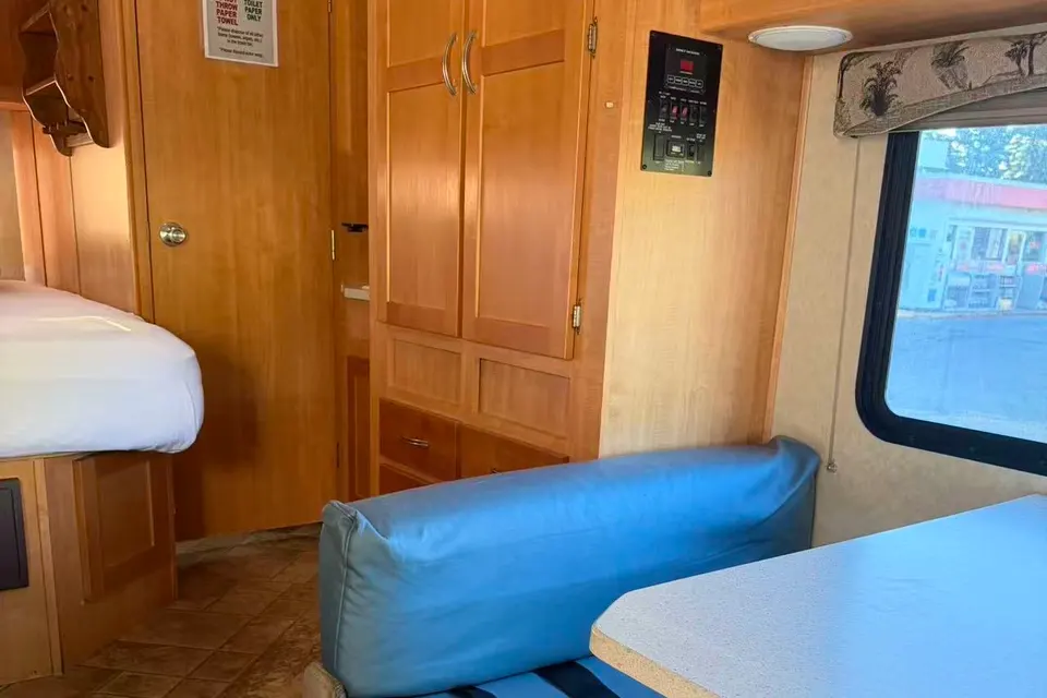 Fleet #C4 Mid-size Class C – Great Value for Larger Families (Sleeps 4 Adults, 2 Children)