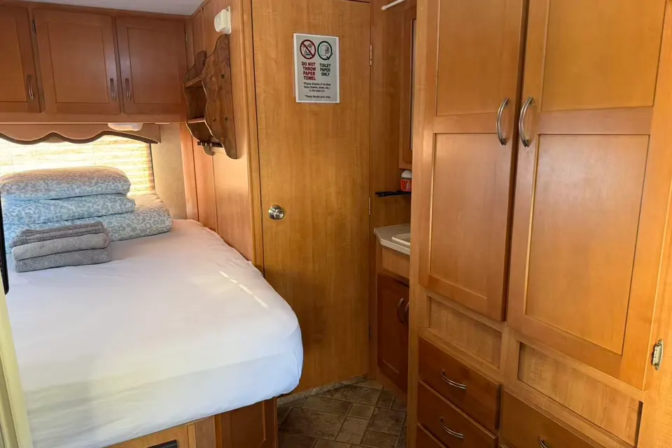Fleet #C4 Mid-size Class C – Great Value for Larger Families (Sleeps 4 Adults, 2 Children)