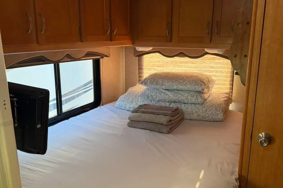 Fleet #C4 Mid-size Class C – Great Value for Larger Families (Sleeps 4 Adults, 2 Children)