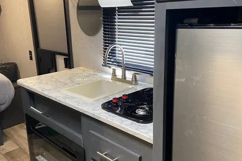 Dawna's Dutchmen Aspen Trail 17BH Travel Trailer