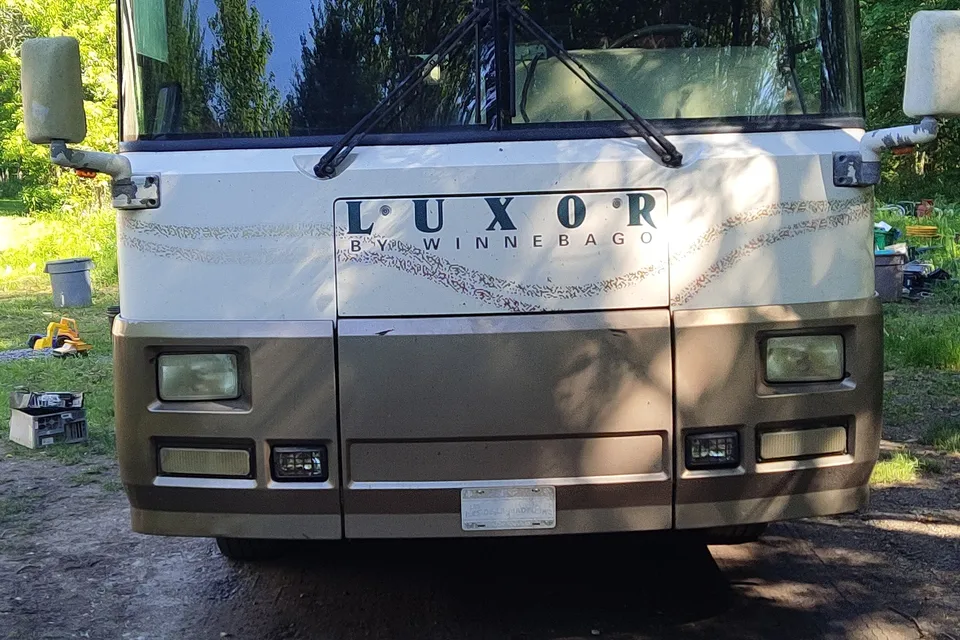 Brett's Winnebago Luxor Class A