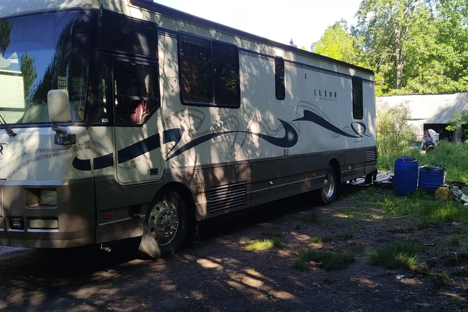 Brett's Winnebago Luxor Class A
