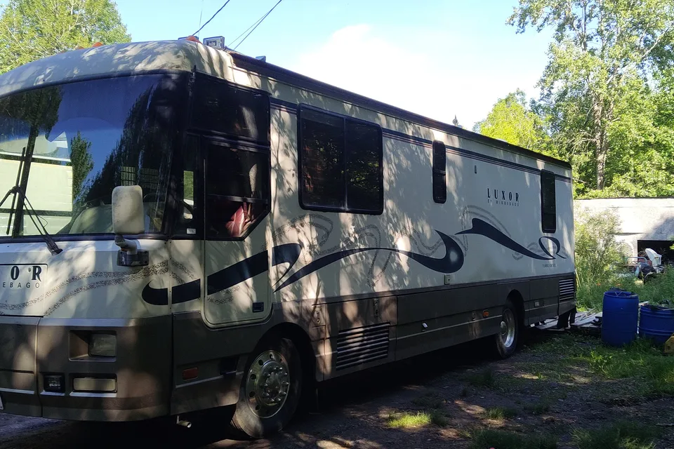 Brett's Winnebago Luxor Class A
