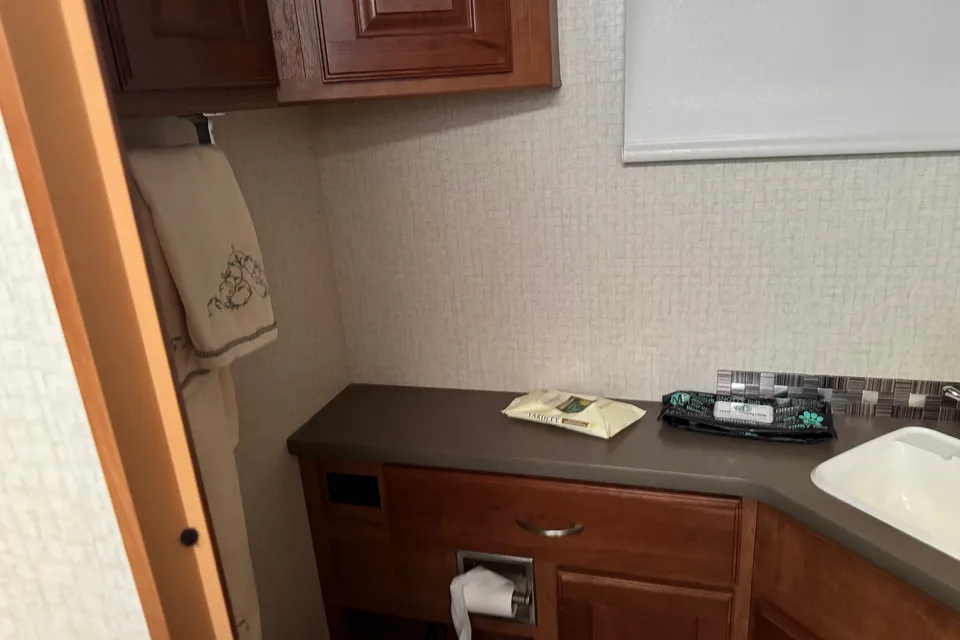 Deborah's Winnebago Vista Class A
