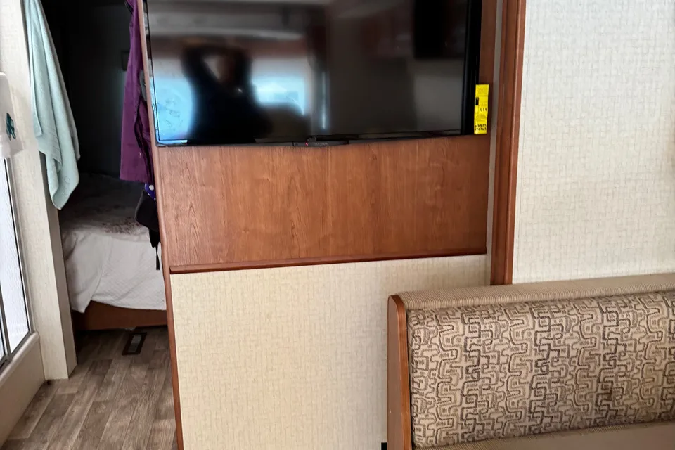 Deborah's Winnebago Vista Class A