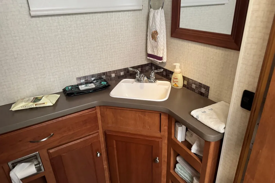 Deborah's Winnebago Vista Class A