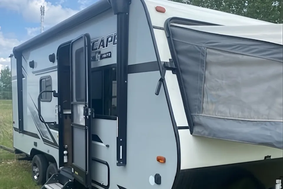 Al's Escape Trailer Industries 19 j Hybrid
