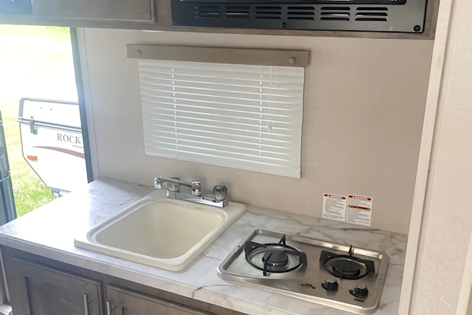 Al's Escape Trailer Industries 19 j Hybrid