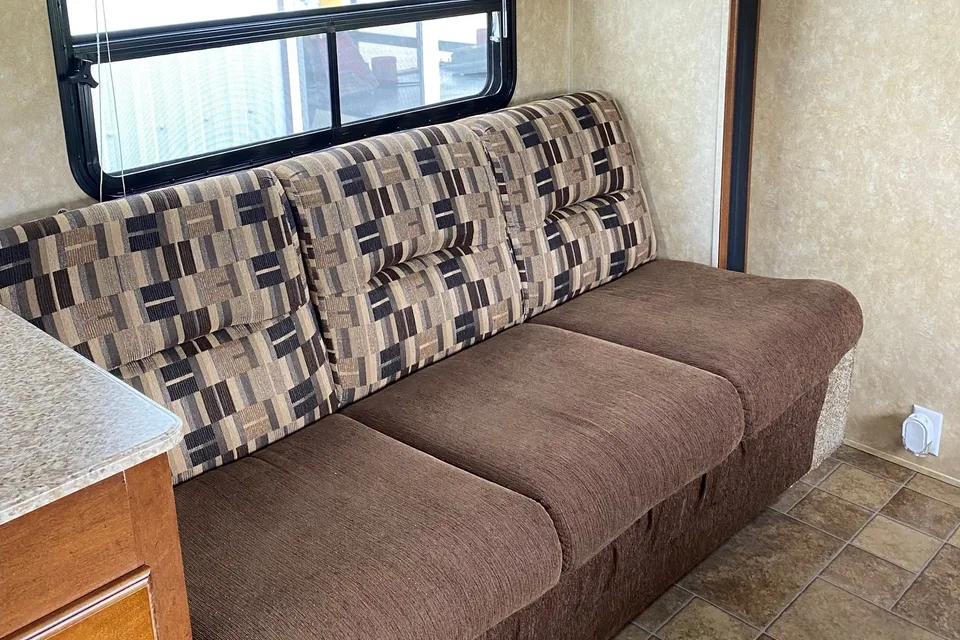 Jackie and Charlie’s Coachmen Catalina Travel Trailer