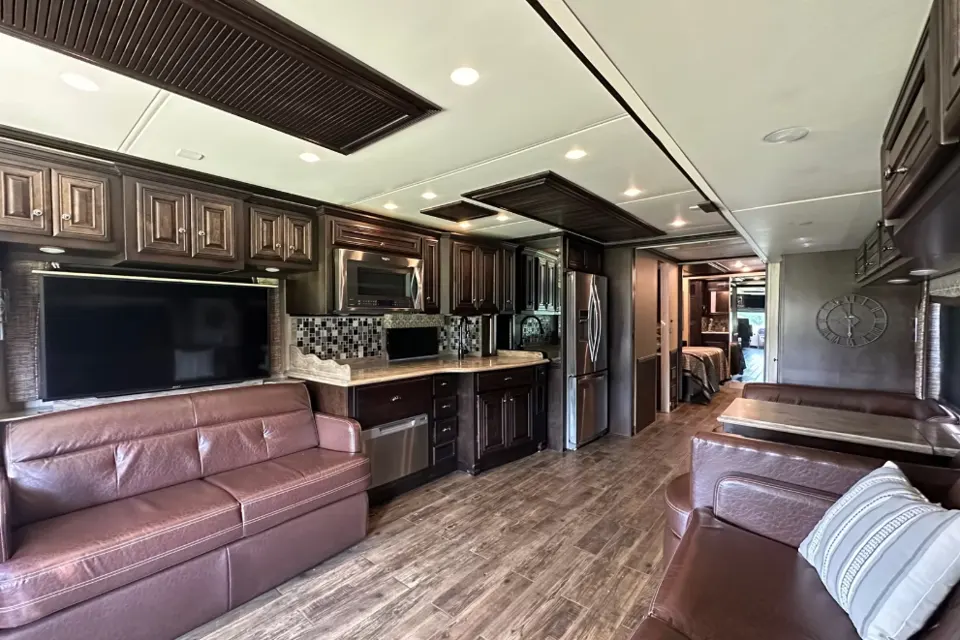 Newmar Dutch Star