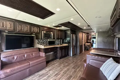Newmar Dutch Star