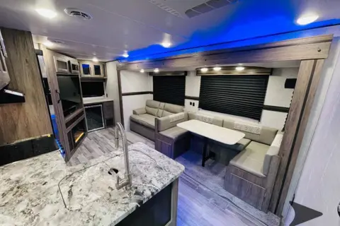 Jeremy's Crossroads Zinger 299RE Travel Trailer