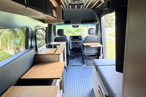 2025 27North Venture AWD - Luxe Off-Grid Explorer (Starlink + Solar)