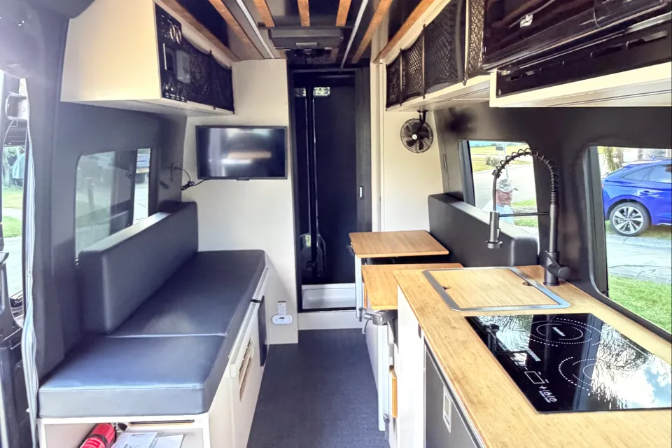 2025 27North Venture AWD - Luxe Off-Grid Explorer (Starlink + Solar)