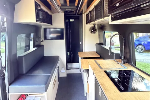 2025 27North Venture AWD - Luxe Off-Grid Explorer (Starlink + Solar)