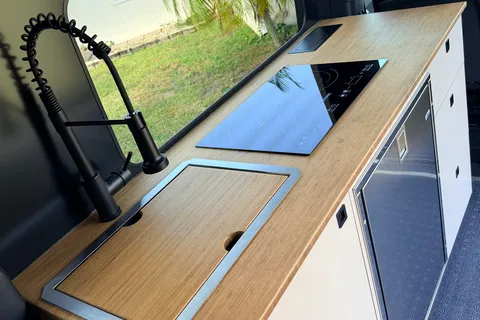 2025 27North Venture AWD - Luxe Off-Grid Explorer (Starlink + Solar)