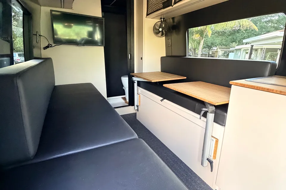 2025 27North Venture AWD - Luxe Off-Grid Explorer (Starlink + Solar)