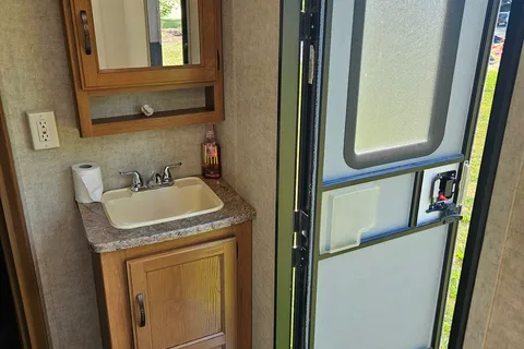 Michael 's Coachman Keystone outback terrain 299tbh Travel Trailer