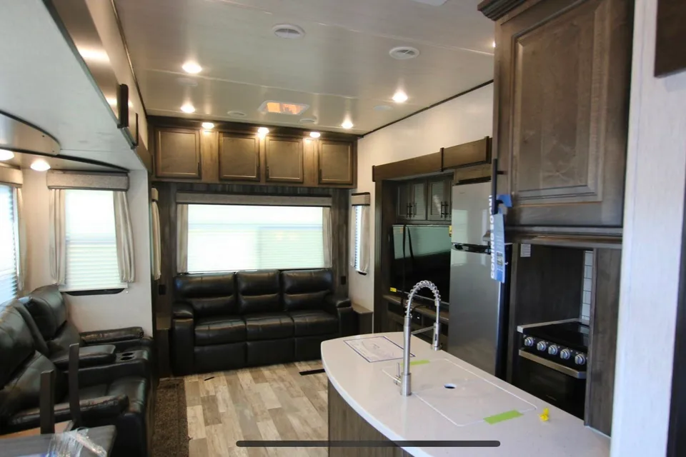 Milestone Fifth Wheel