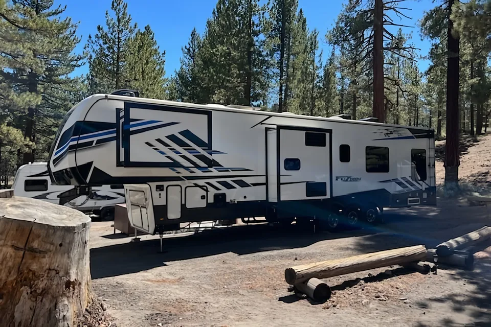 Bill's Keystone Fuzion 419 Toy Hauler