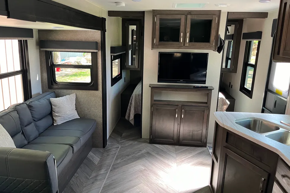 Logan's Highland Ridge RV Open rangeOT26BH Travel Trailer