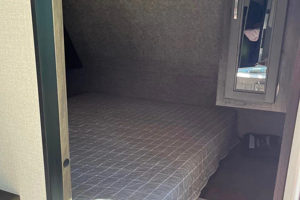 Logan's Highland Ridge RV Open rangeOT26BH Travel Trailer