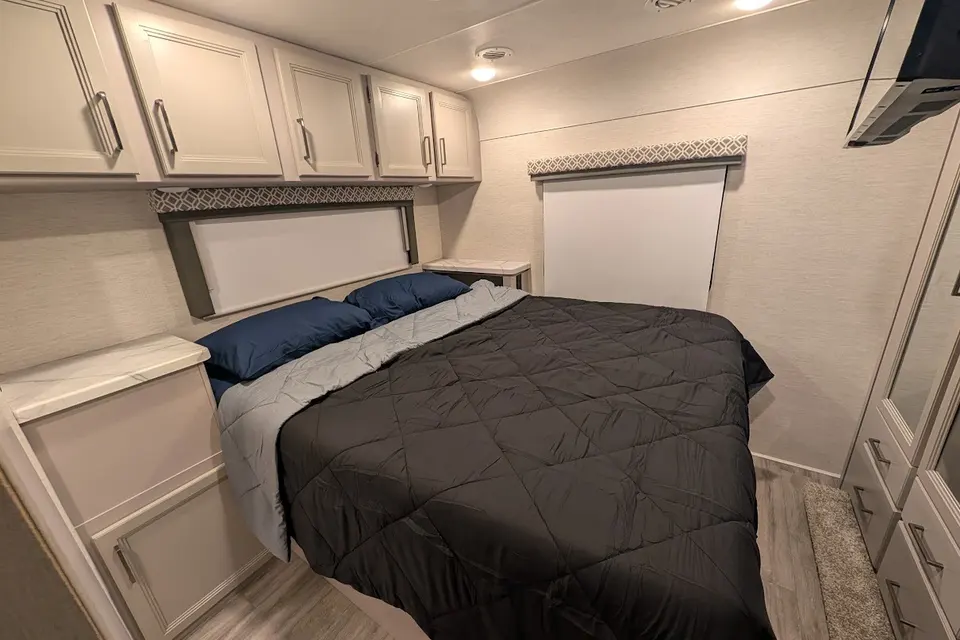 2024 Thor Coleman 31CM Bunkhouse - "The Adventure Wagon" (Sleeps 9!)