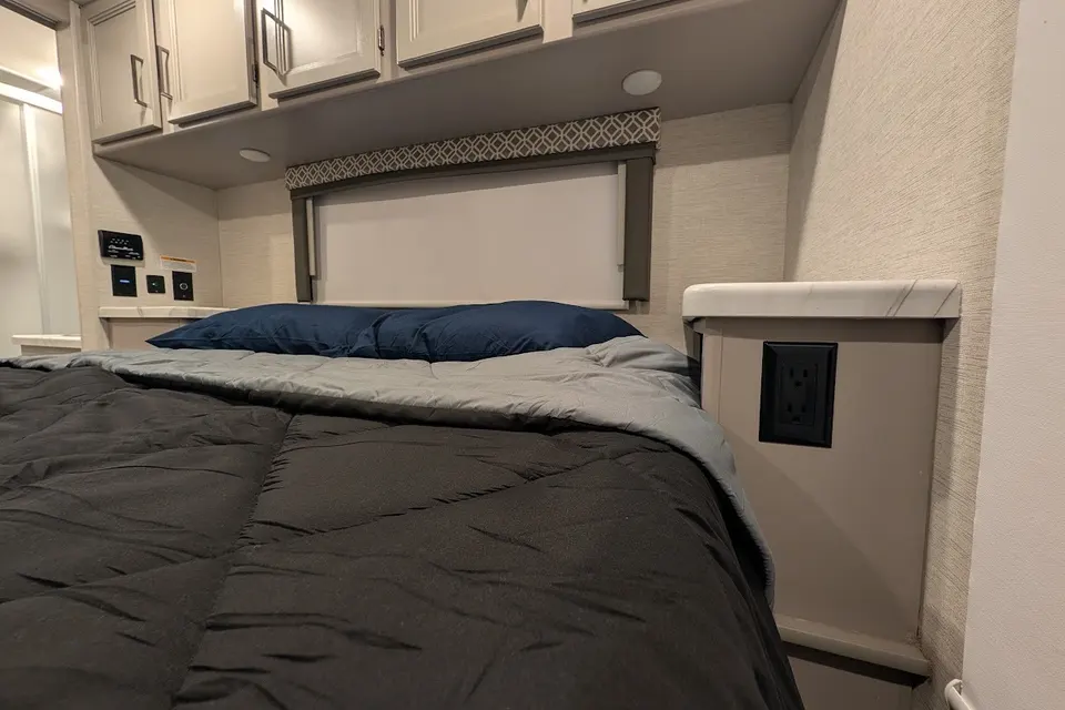 2024 Thor Coleman 31CM Bunkhouse - "The Adventure Wagon" (Sleeps 9!)