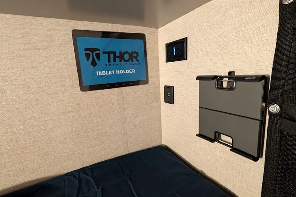 2024 Thor Coleman 31CM Bunkhouse - "The Adventure Wagon" (Sleeps 9!)
