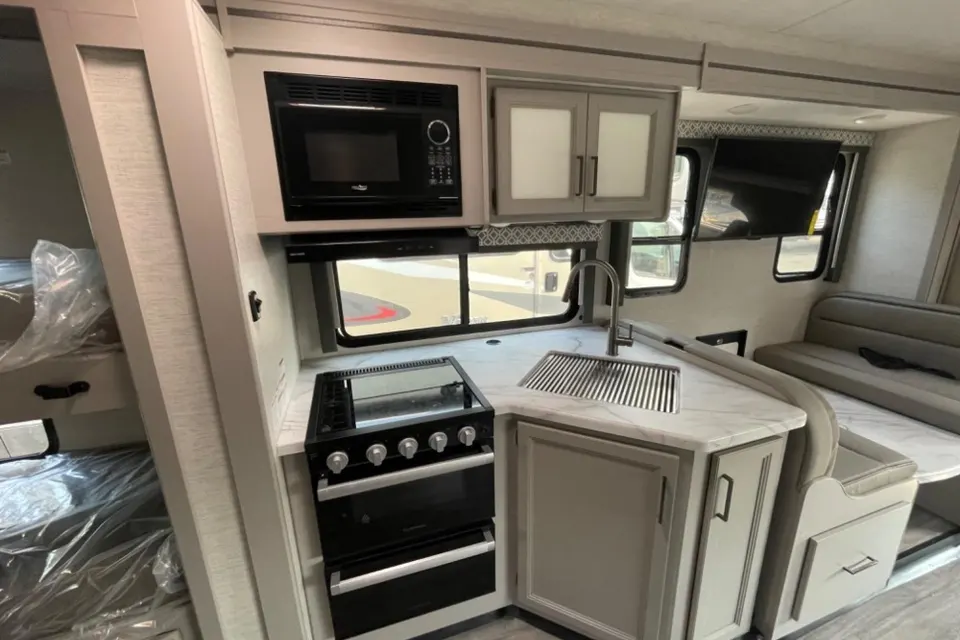 2024 Thor Coleman 31CM Bunkhouse - "The Adventure Wagon" (Sleeps 9!)