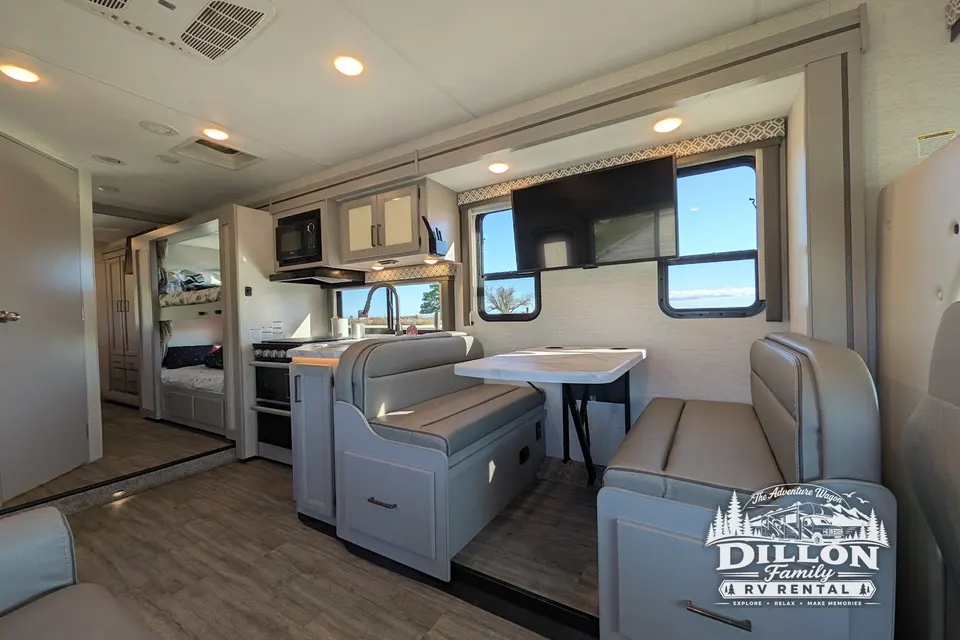 2024 Thor Coleman 31CM Bunkhouse - "The Adventure Wagon" (Sleeps 8 - 10)!)