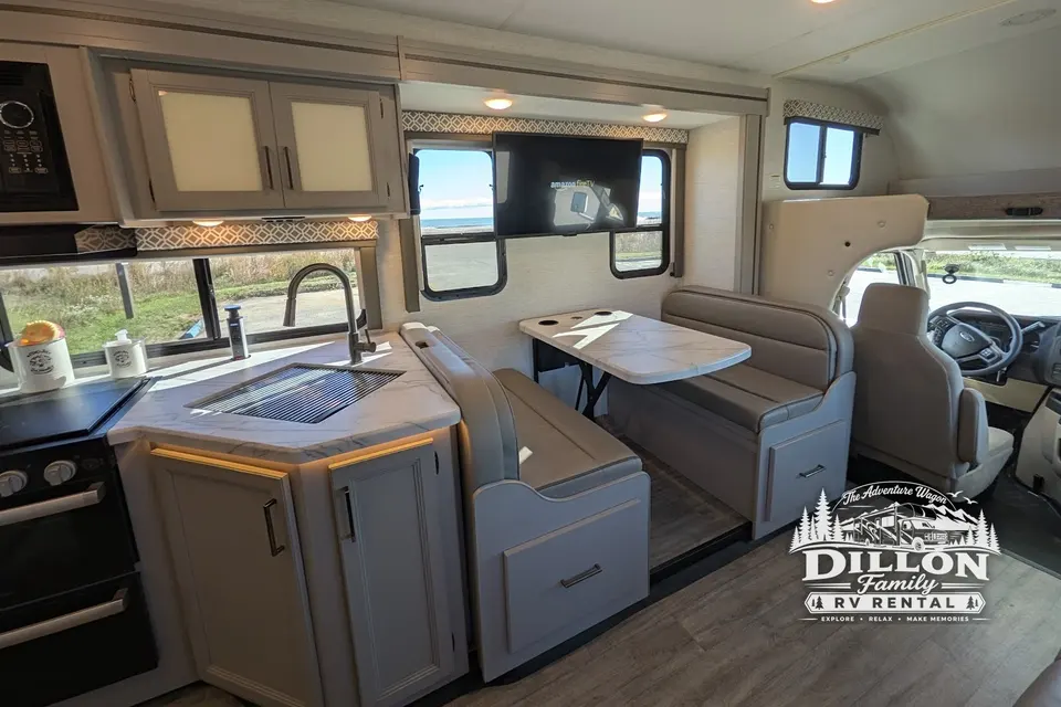 2024 Thor Coleman 31CM Bunkhouse - "The Adventure Wagon" (Sleeps 8 - 10)!)