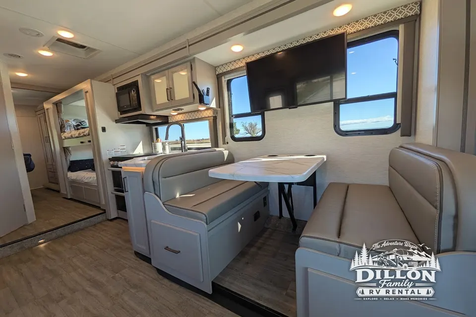 2024 Thor Coleman 31CM Bunkhouse - "The Adventure Wagon" (Sleeps 8 - 10)!)