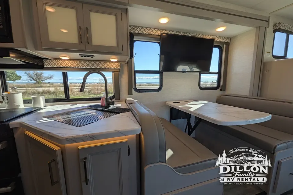 2024 Thor Coleman 31CM Bunkhouse - "The Adventure Wagon" (Sleeps 8 - 10)!)