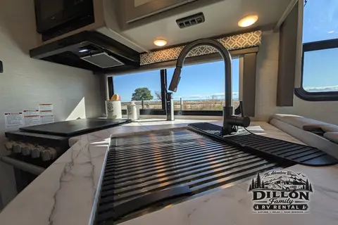 2024 Thor Coleman 31CM Bunkhouse - "The Adventure Wagon" (Sleeps 8 - 10)!)