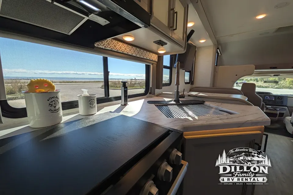 2024 Thor Coleman 31CM Bunkhouse - "The Adventure Wagon" (Sleeps 8 - 10)!)