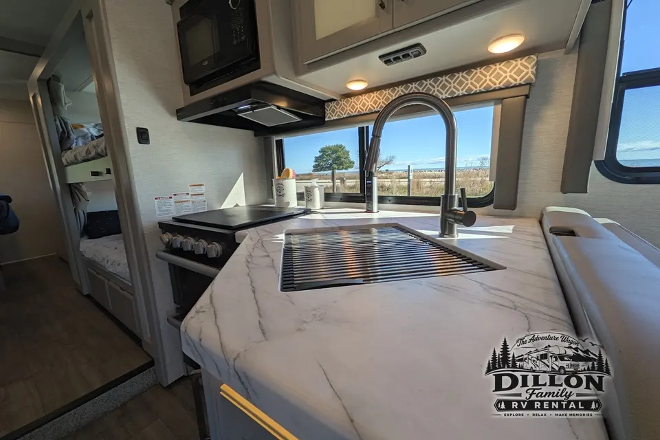 2024 Thor Coleman 31CM Bunkhouse - "The Adventure Wagon" (Sleeps 8 - 10)!)