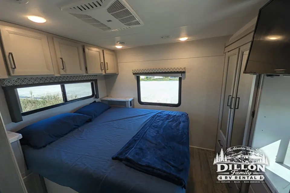 2024 Thor Coleman 31CM Bunkhouse - "The Adventure Wagon" (Sleeps 8 - 10)!)