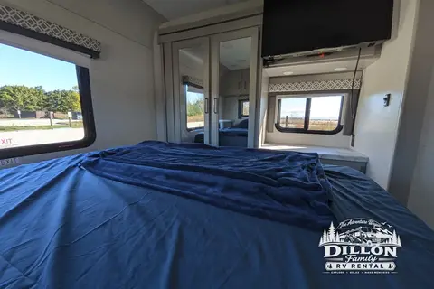 2024 Thor Coleman 31CM Bunkhouse - "The Adventure Wagon" (Sleeps 8 - 10)!)