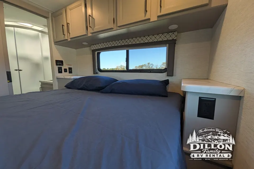 2024 Thor Coleman 31CM Bunkhouse - "The Adventure Wagon" (Sleeps 8 - 10)!)
