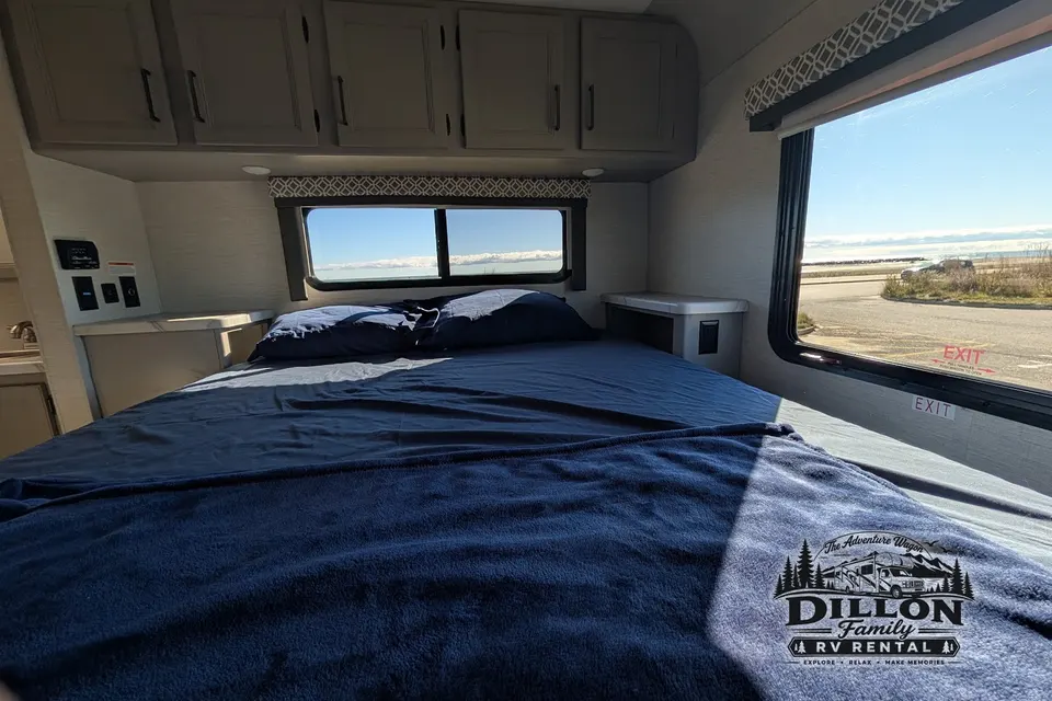 2024 Thor Coleman 31CM Bunkhouse - "The Adventure Wagon" (Sleeps 8 - 10)!)