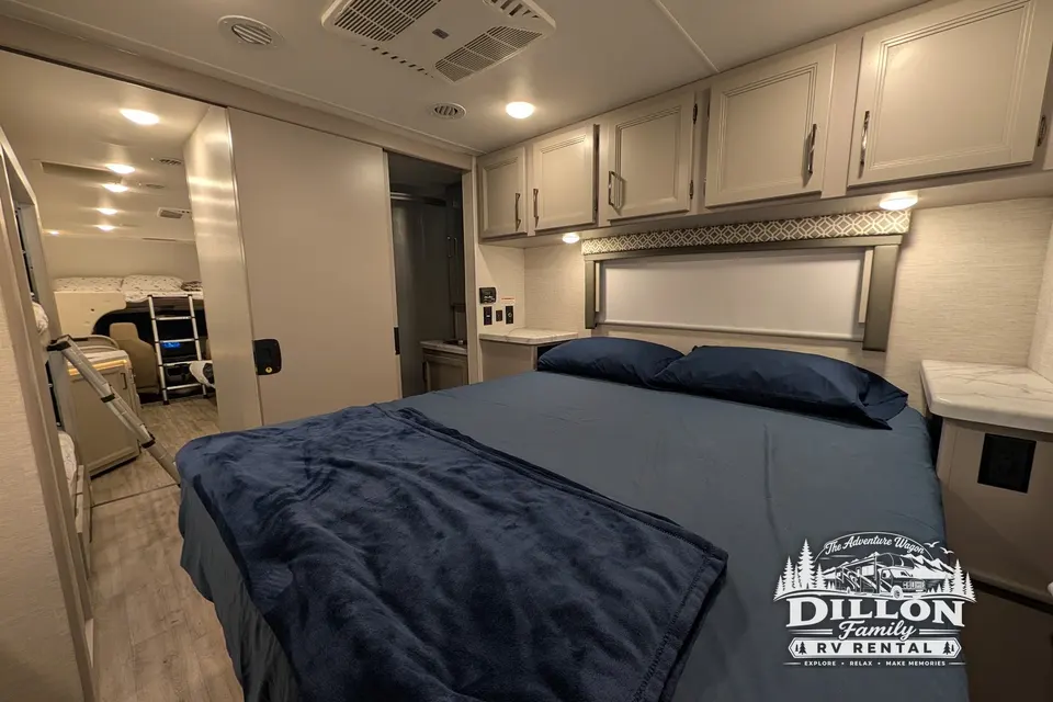 2024 Thor Coleman 31CM Bunkhouse - "The Adventure Wagon" (Sleeps 8 - 10)!)